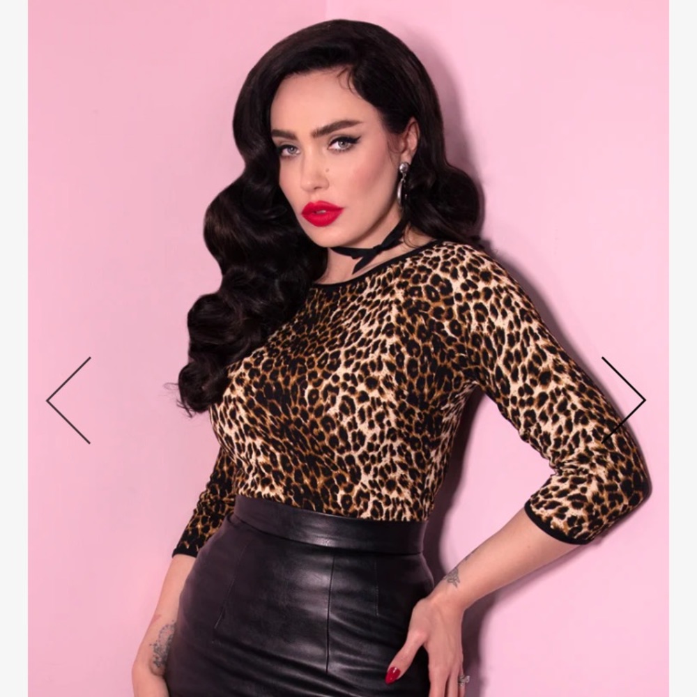 WILD WAYS VINTAGE TOP IN LEOPARD PRINT - VIXEN BY MICHELINE PITT- 2x